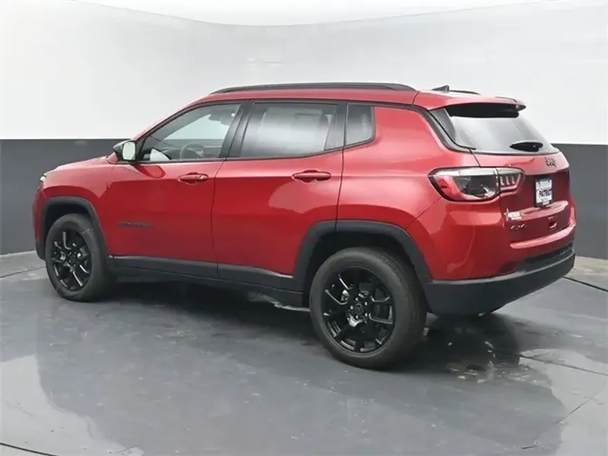 2026 Jeep Compass Latitude photo 1