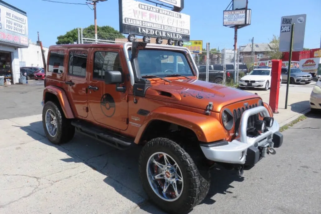 2011 Jeep Wrangler Unlimited Sahara photo 1