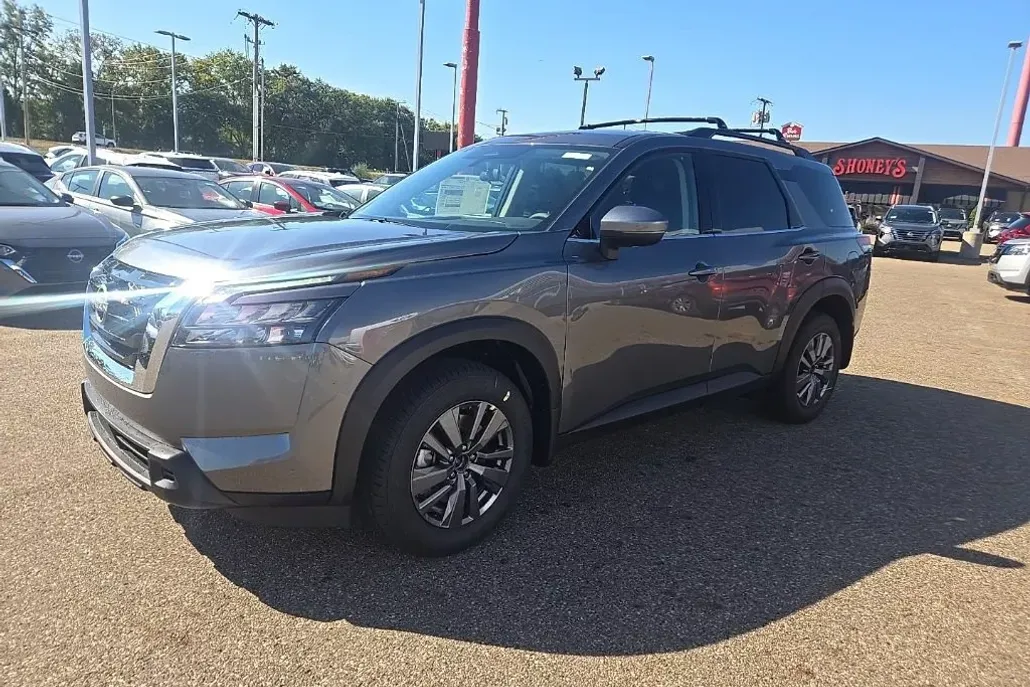 2025 Nissan Pathfinder SV photo 1