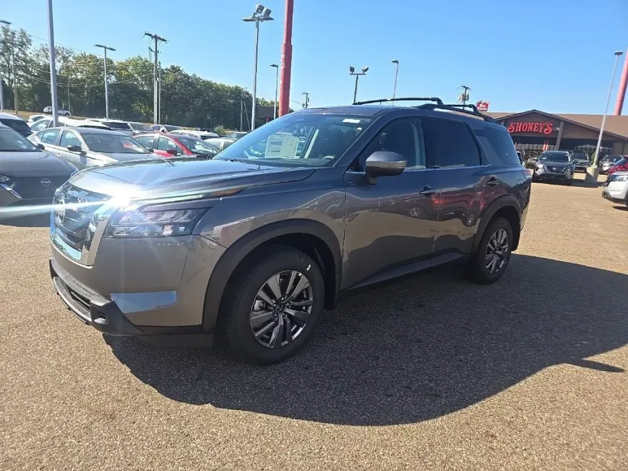 2025 Nissan Pathfinder SV photo 1