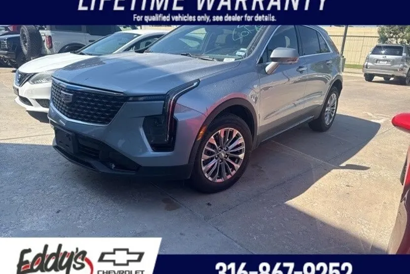 2025 Cadillac XT4 Premium Luxury photo 1