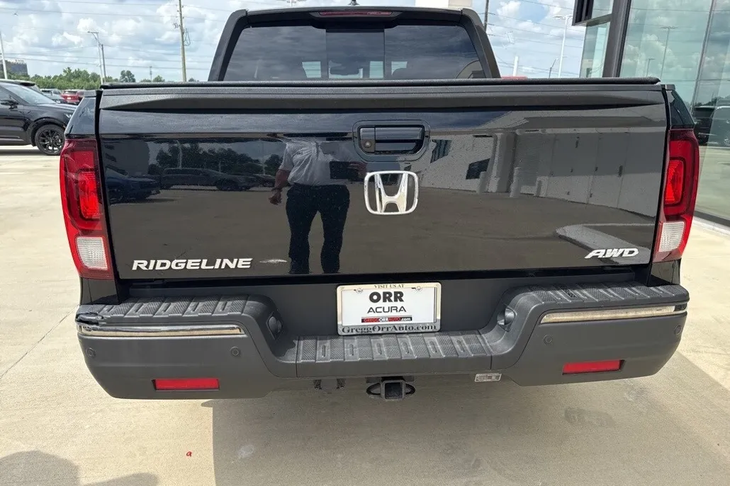 2020 Honda Ridgeline Black Edition photo 1