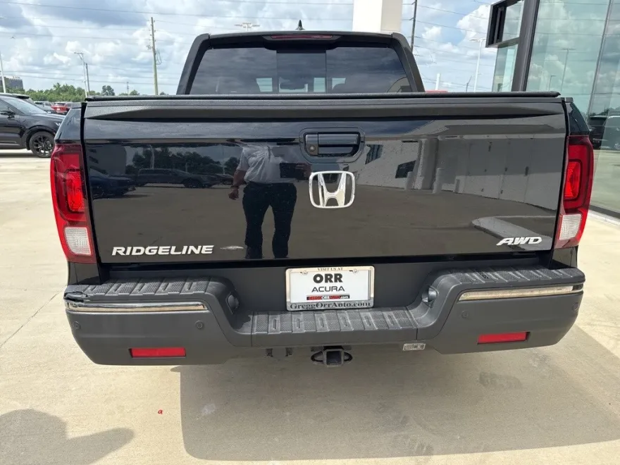 2020 Honda Ridgeline Black Edition photo 1