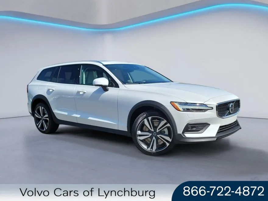 2026 Volvo V60 Cross Country B5 Plus photo 1