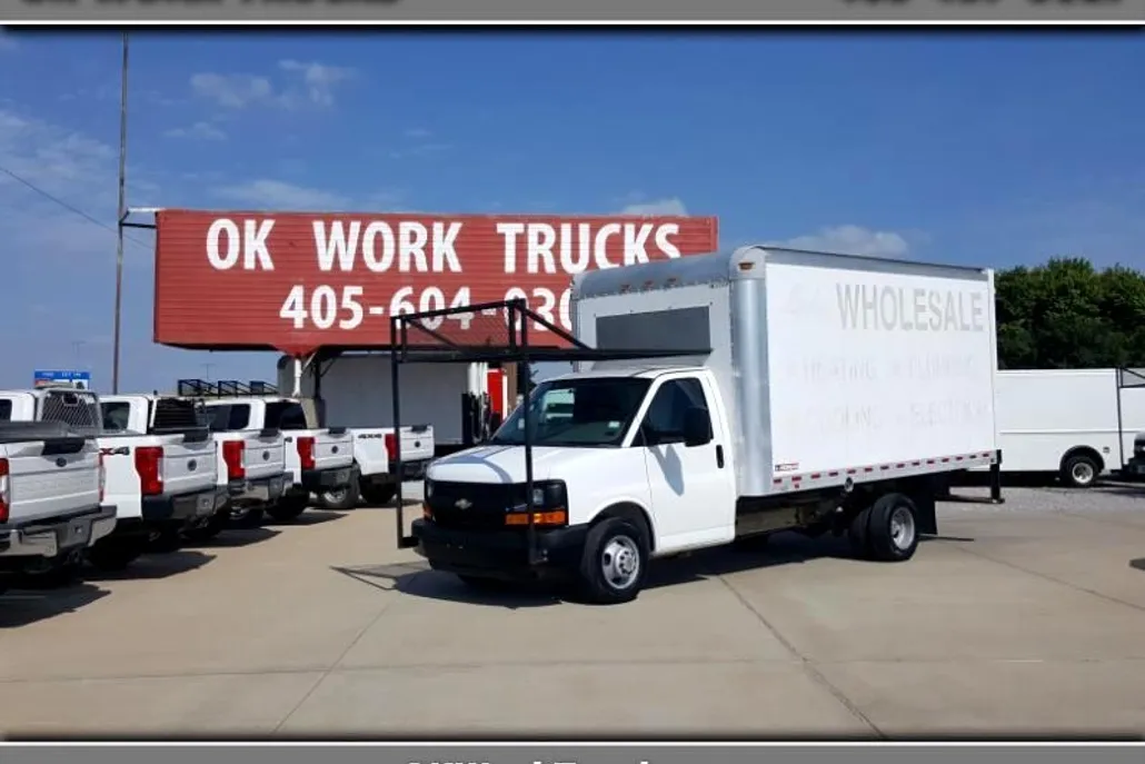 2016 Chevrolet Express photo 1