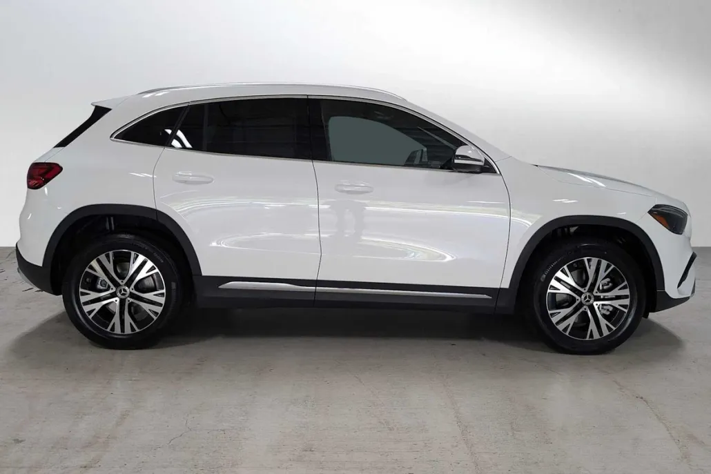 2026 Mercedes Benz GLA 250 4MATIC photo 1