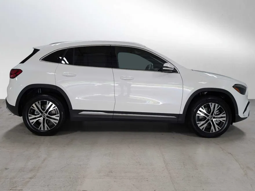 2026 Mercedes Benz GLA 250 4MATIC photo 1