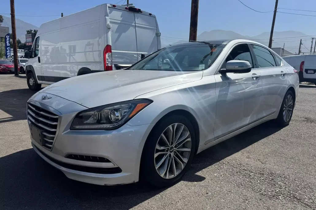 2015 Hyundai Genesis 3.8 photo 1