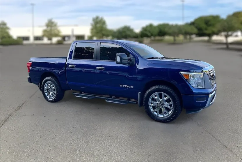 2024 Nissan Titan SV photo 1