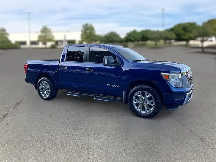 2024 Nissan Titan SV photo 1