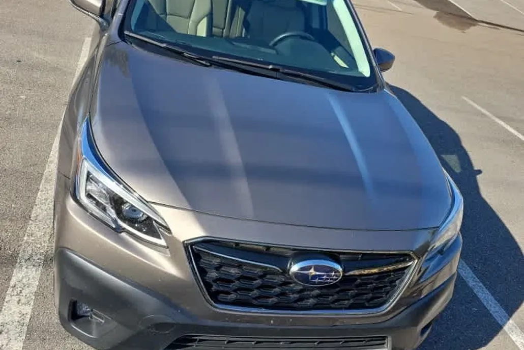 2021 Subaru Outback Limited photo 1