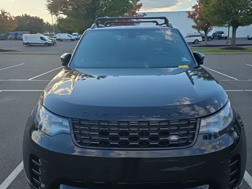 2024 Land Rover Discovery SE photo 1