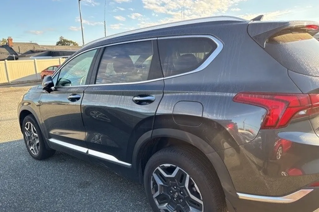 2023 Hyundai Santa Fe Limited photo 1