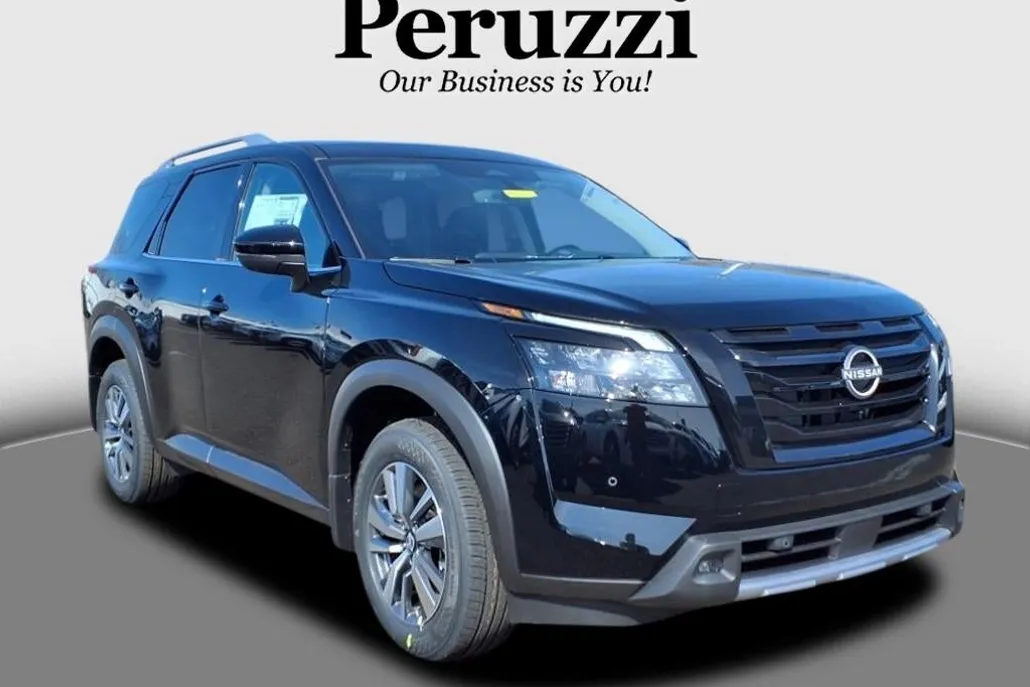 2025 Nissan Pathfinder SL photo 1