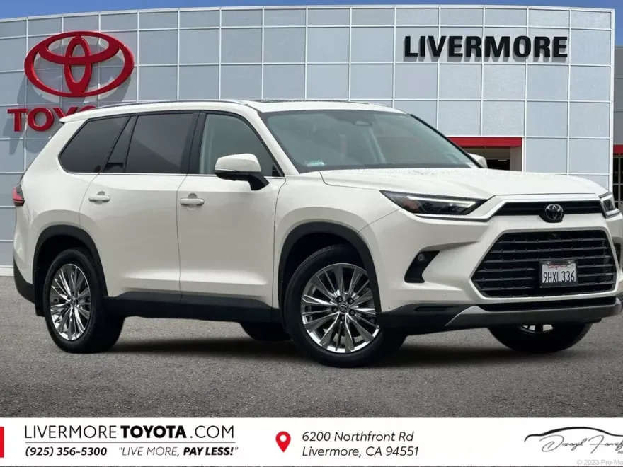 2024 Toyota Grand Highlander Platinum photo 1