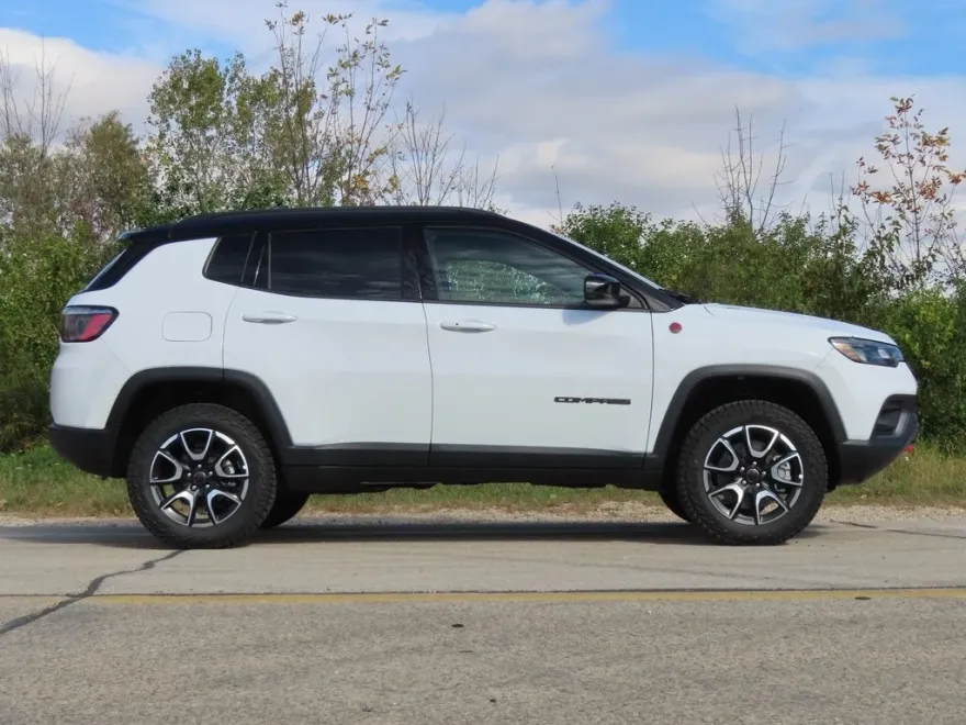 2026 Jeep Compass Trailhawk photo 1