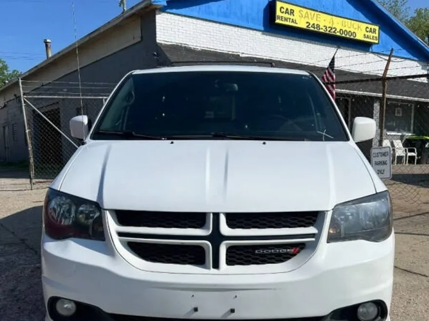 2017 Dodge Grand Caravan GT photo 1