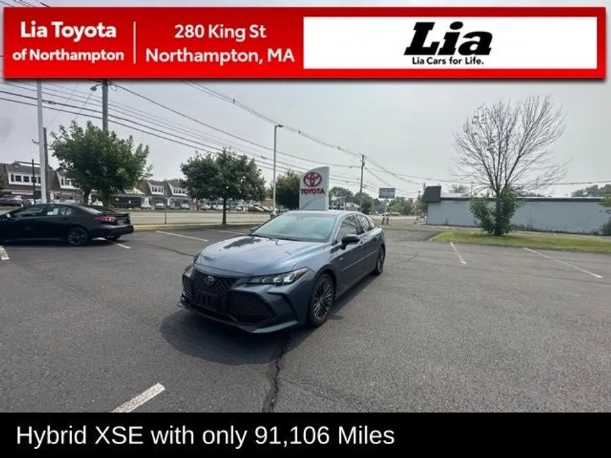 2021 Toyota Avalon Hybrid XSE photo 1