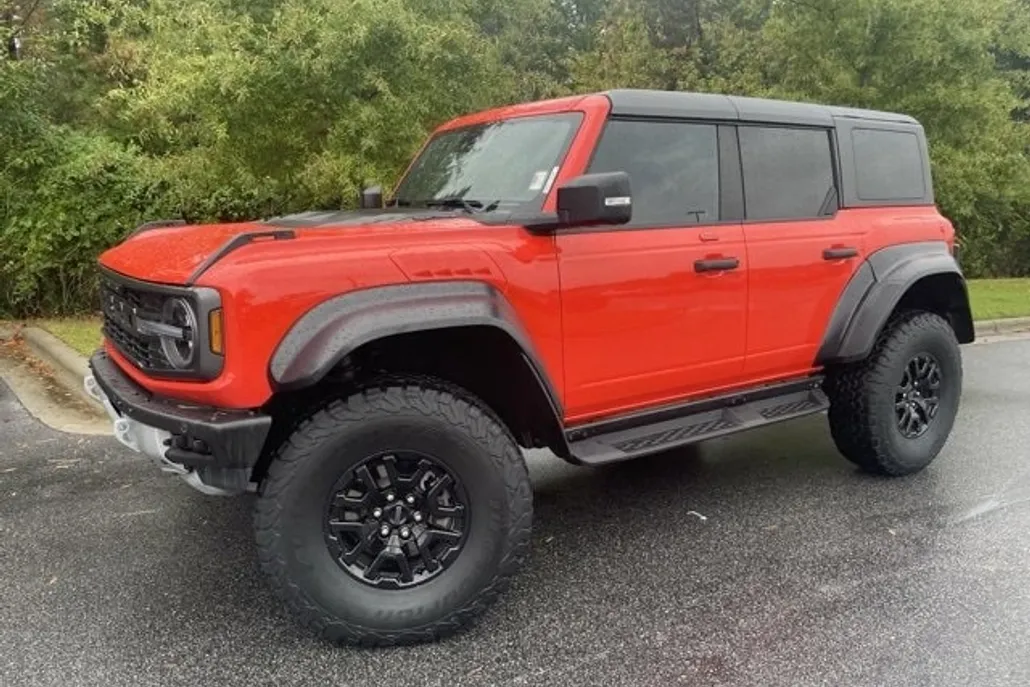 2023 Ford Bronco Raptor photo 1