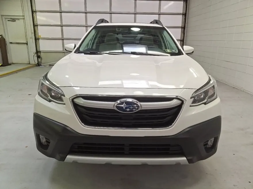 2020 Subaru Outback Limited photo 1