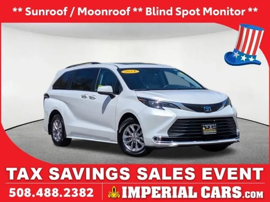 2024 Toyota Sienna XLE photo 1
