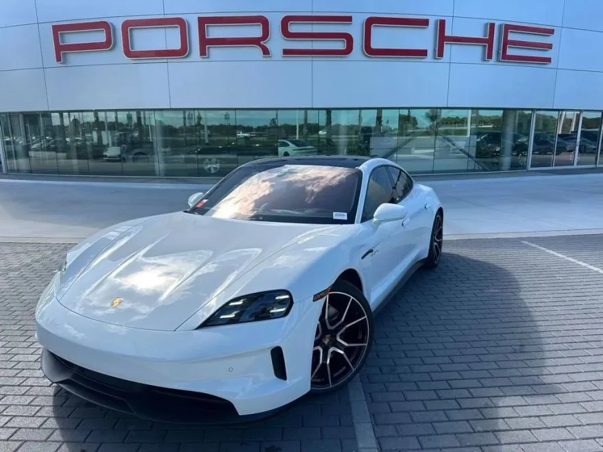 2025 Porsche Taycan 4S photo 1