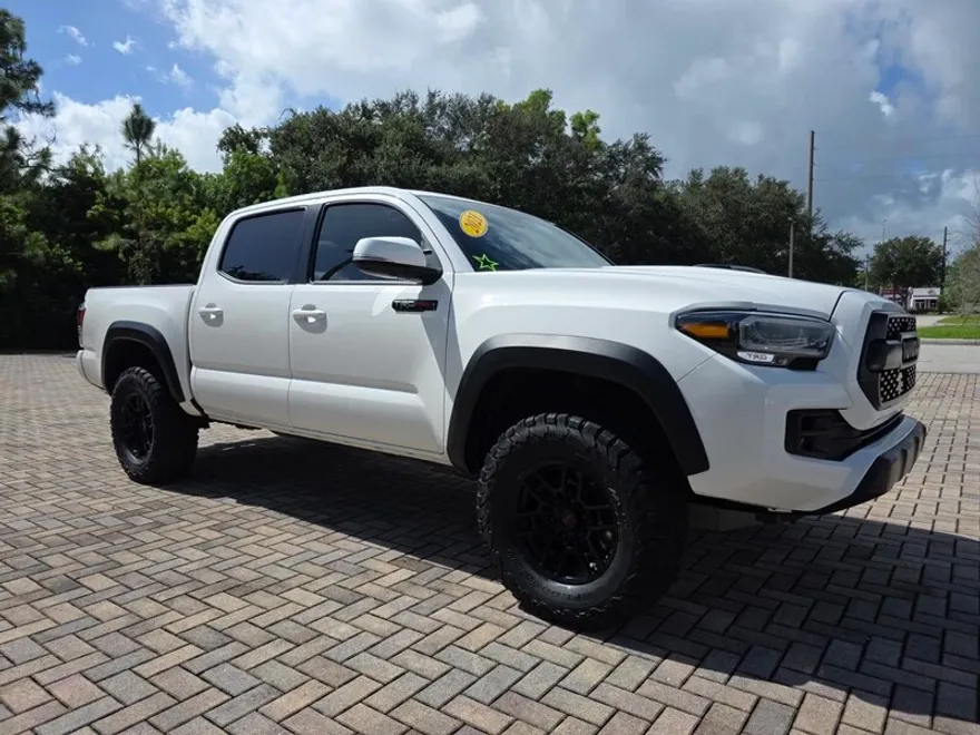 2021 Toyota Tacoma TRD Pro Double Cab V6 photo 1