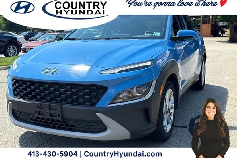 2022 Hyundai Kona SEL photo 1