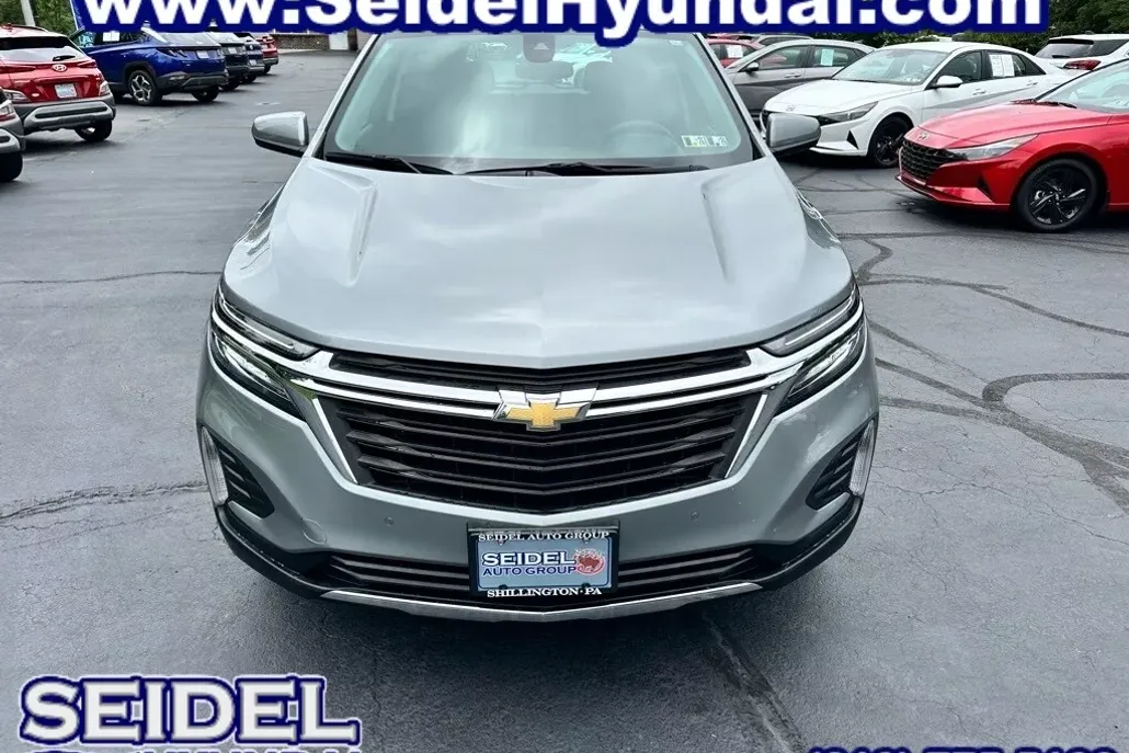 2023 Chevrolet Equinox LT photo 1