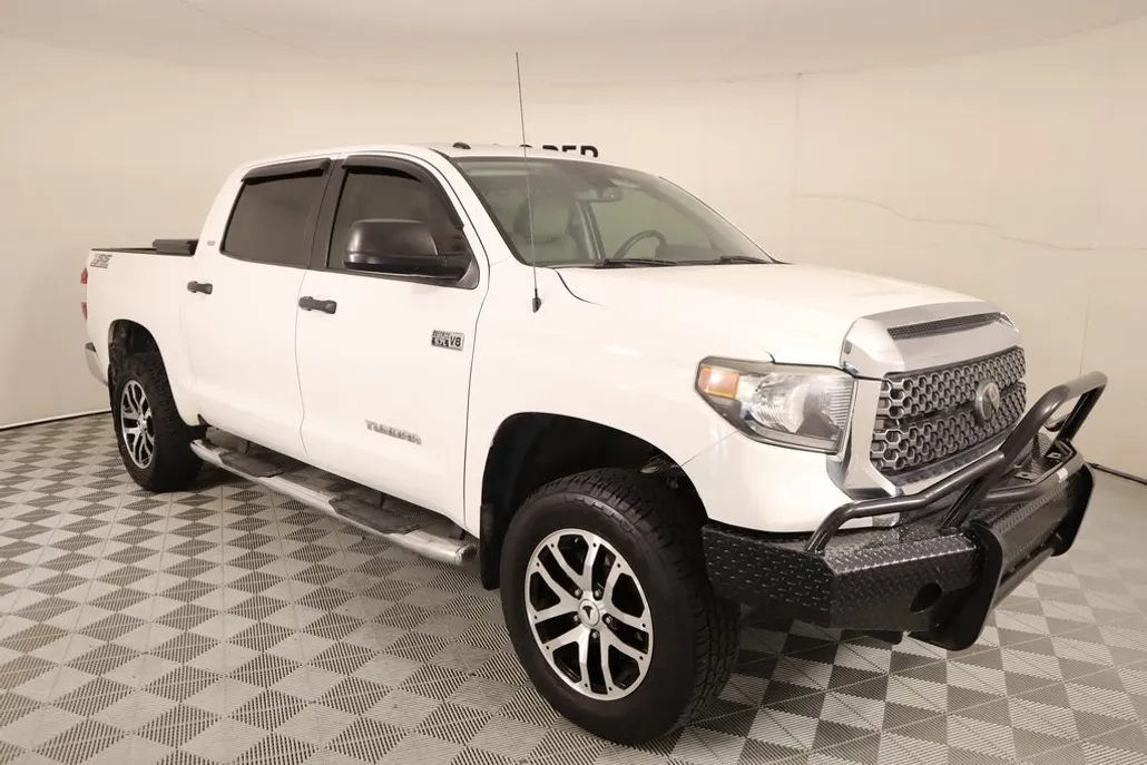 2018 Toyota Tundra SR5 photo 1