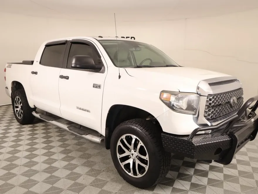 2018 Toyota Tundra SR5 photo 1