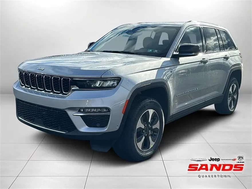 2024 Jeep Cherokee 4xe Base photo 1