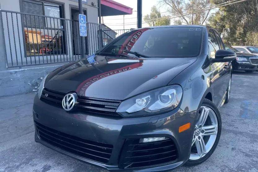 2012 Volkswagen Golf R photo 1