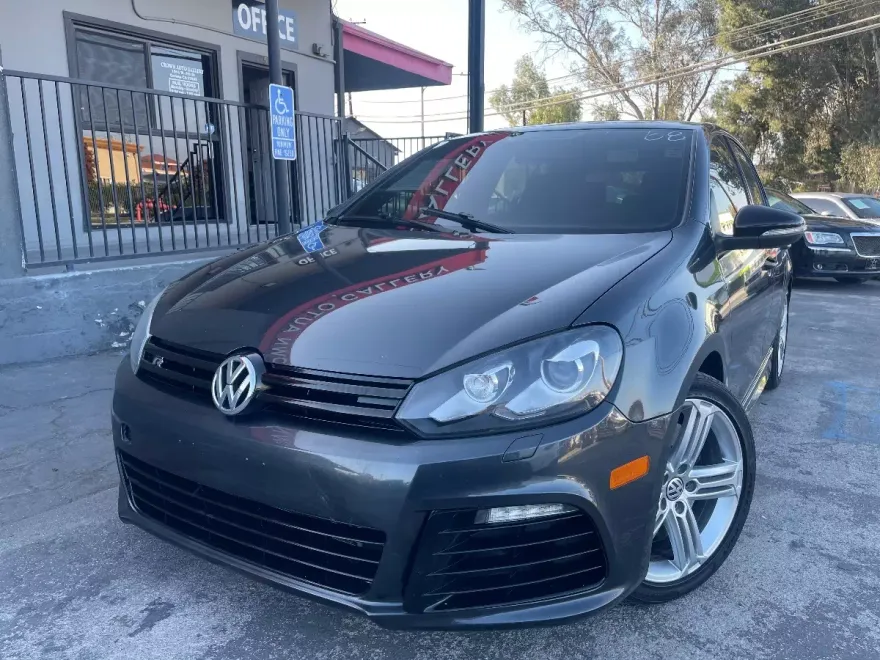 2012 Volkswagen Golf R photo 1