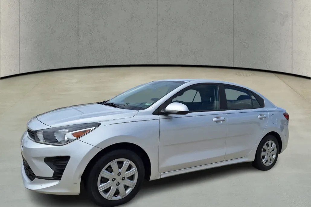 2022 Kia Rio S photo 1
