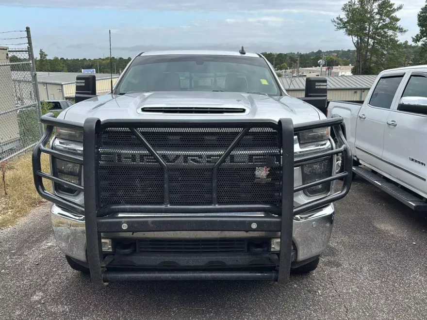 2022 Chevrolet Silverado 2500HD LT photo 1