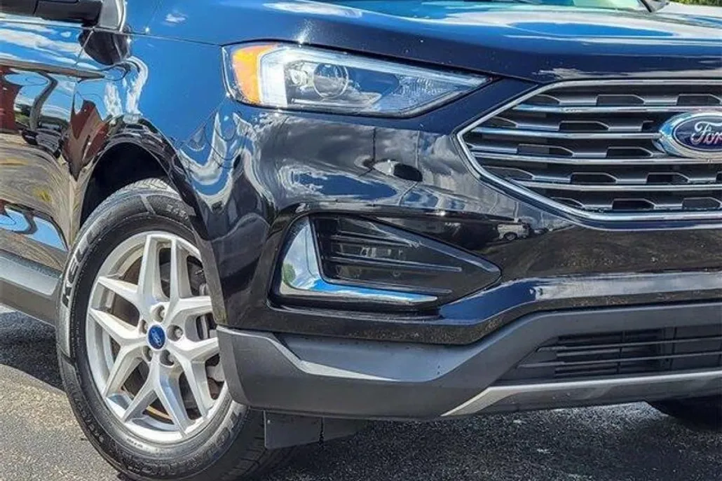 2022 Ford Edge SEL photo 1