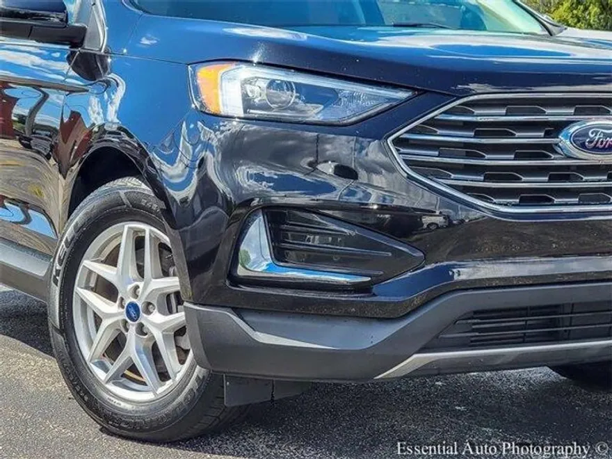 2022 Ford Edge SEL photo 1