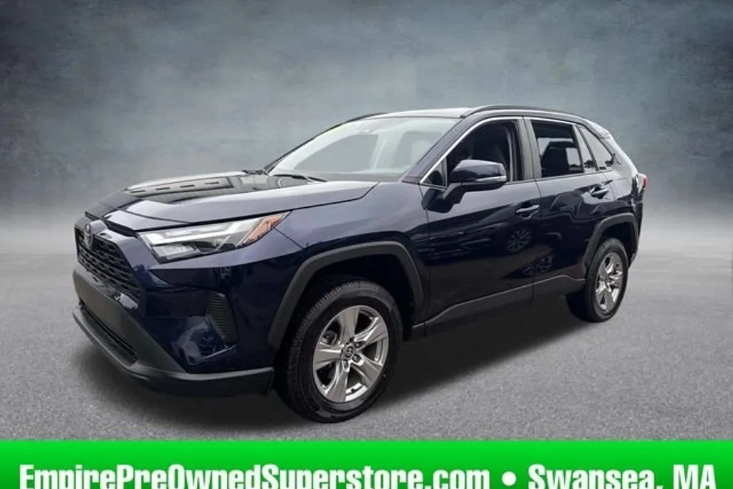 2023 Toyota RAV4 XLE photo 1