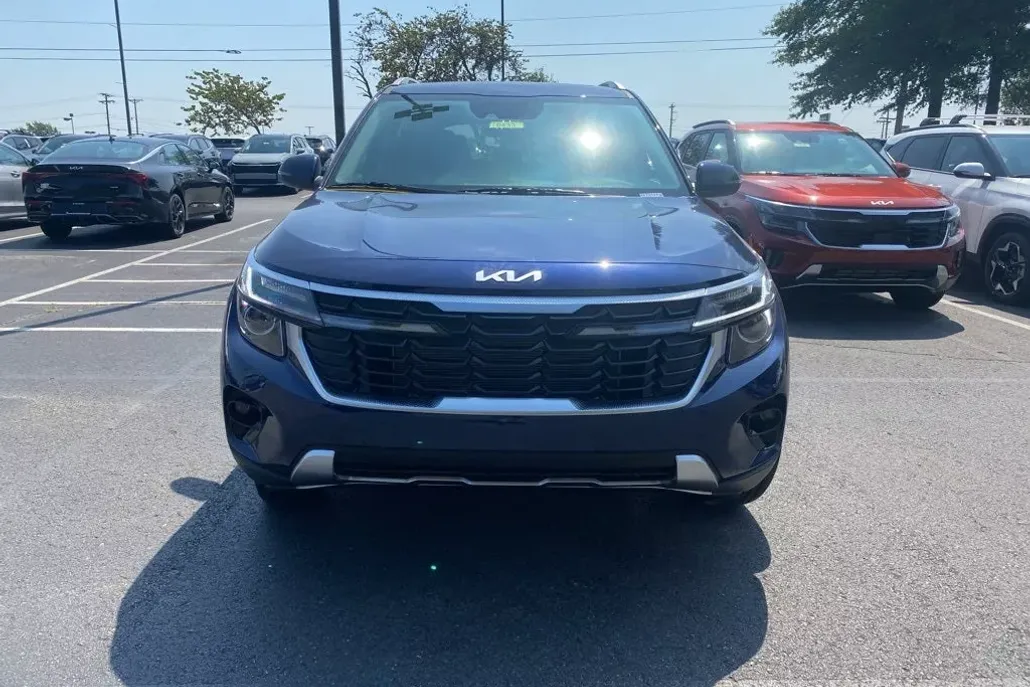 2026 Kia Seltos EX photo 1