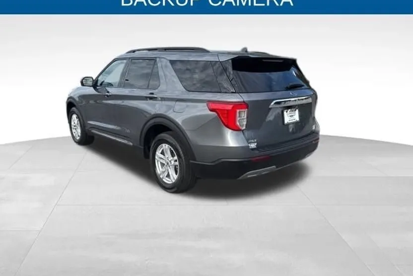 2022 Ford Explorer XLT photo 1