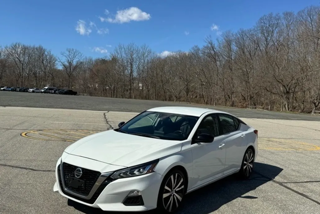 2022 Nissan Altima 2.5 SR photo 1