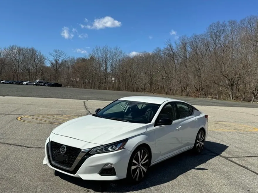 2022 Nissan Altima 2.5 SR photo 1