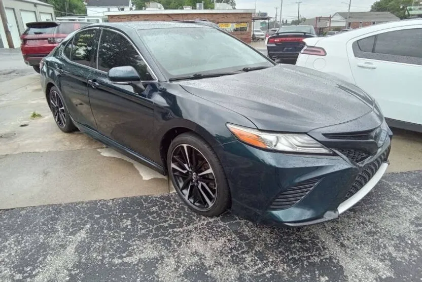 2019 Toyota Camry XSE photo 1