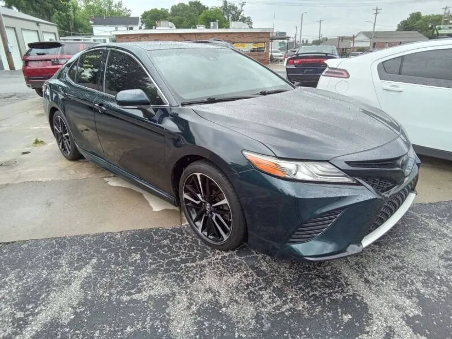 2019 Toyota Camry XSE photo 1