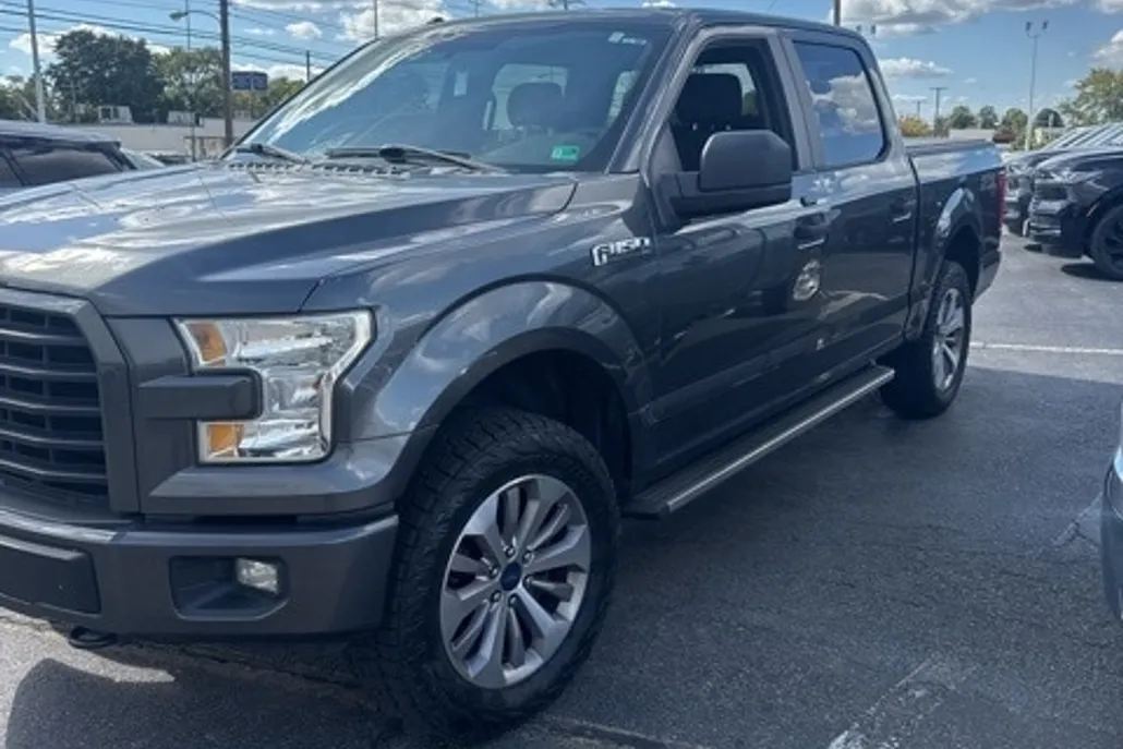 2017 Ford F-150 XL photo 1