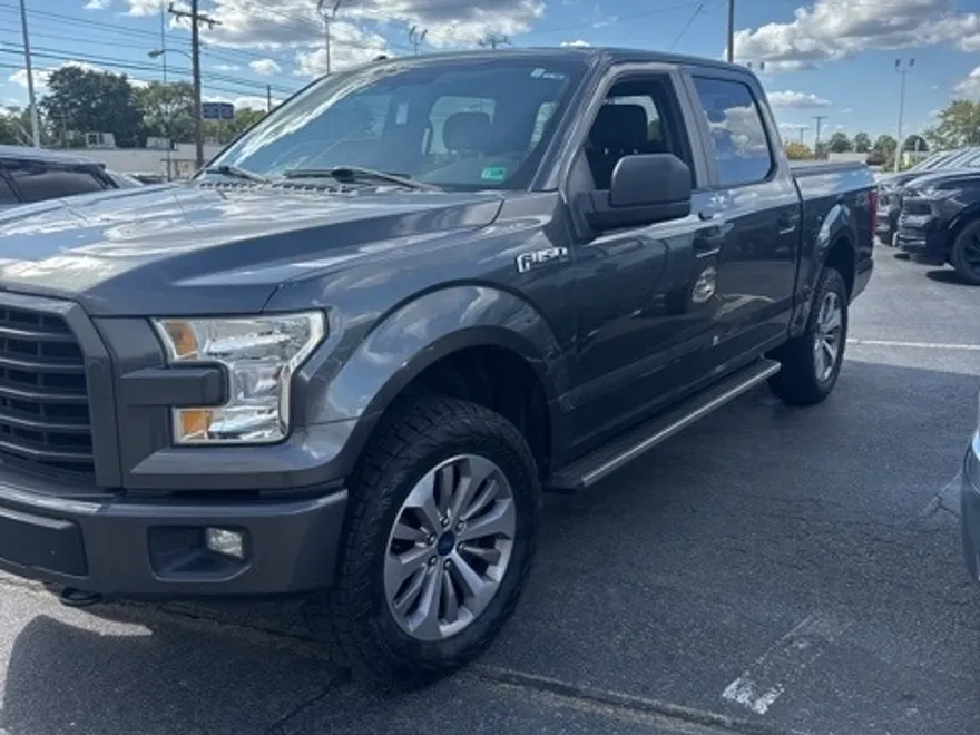 2017 Ford F-150 XL photo 1
