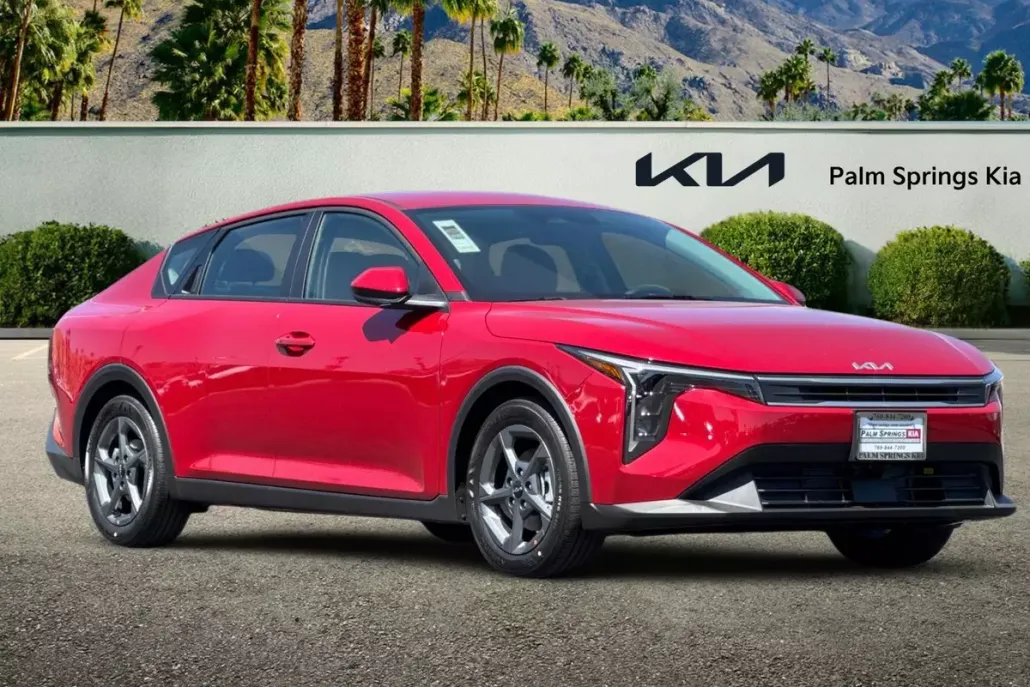 2025 Kia K4 LXS photo 1