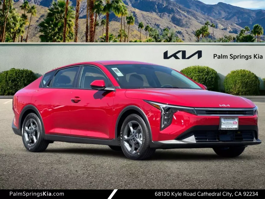 2025 Kia K4 LXS photo 1