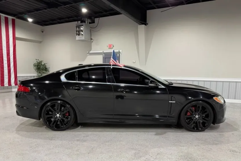 2011 Jaguar XF XFR photo 1